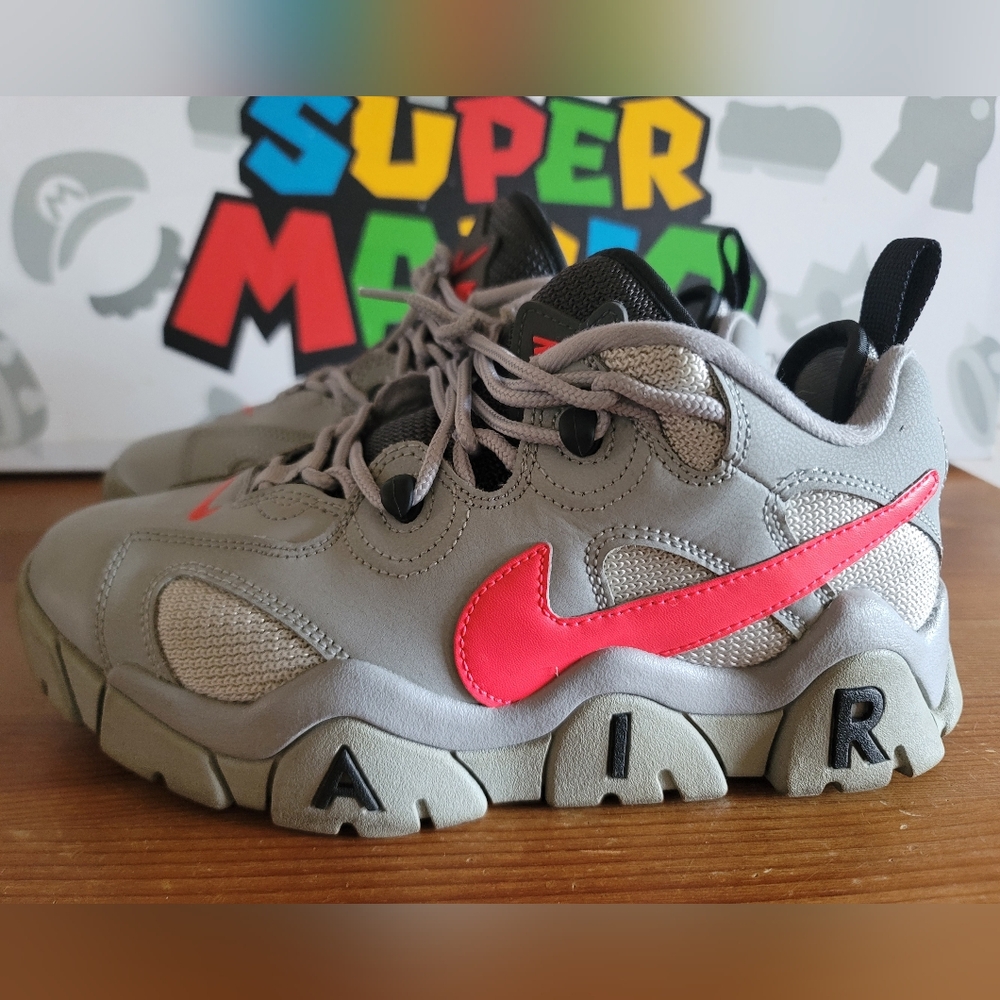 Nike Gray and Pink Sneakers with Modern Design